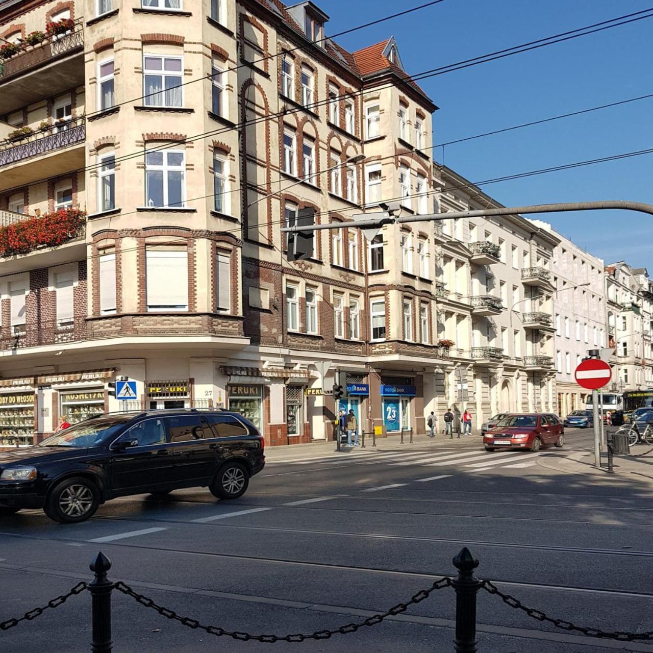 Very Berry - Garbary 27 - Apartament Z Balkonem, Old City, Check In 24H Apartamento Poznan Exterior foto