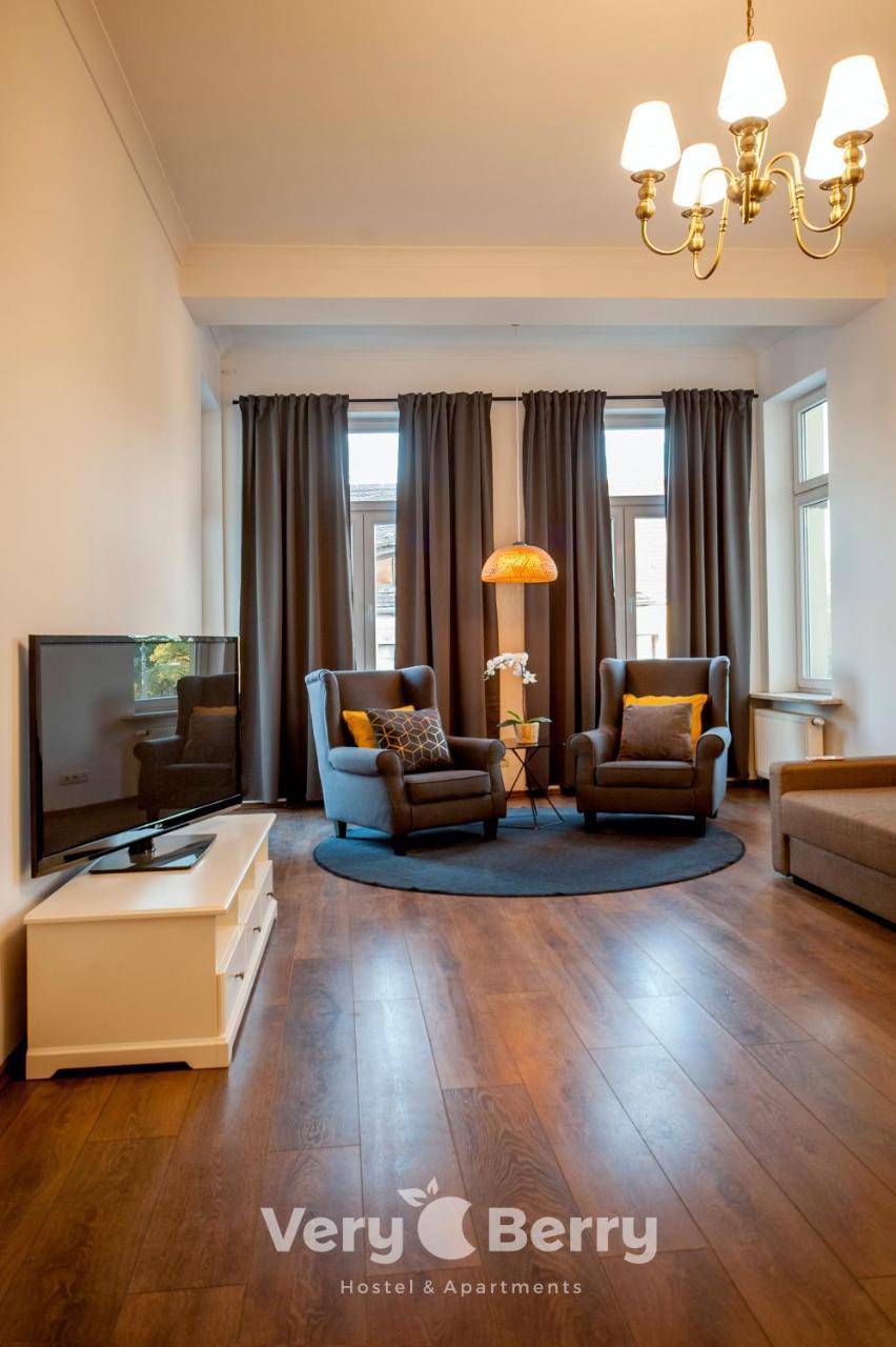 Very Berry - Garbary 27 - Apartament Z Balkonem, Old City, Check In 24H Apartamento Poznan Exterior foto