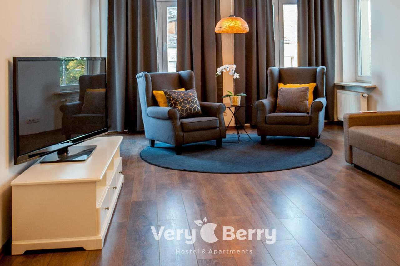 Very Berry - Garbary 27 - Apartament Z Balkonem, Old City, Check In 24H Apartamento Poznan Exterior foto