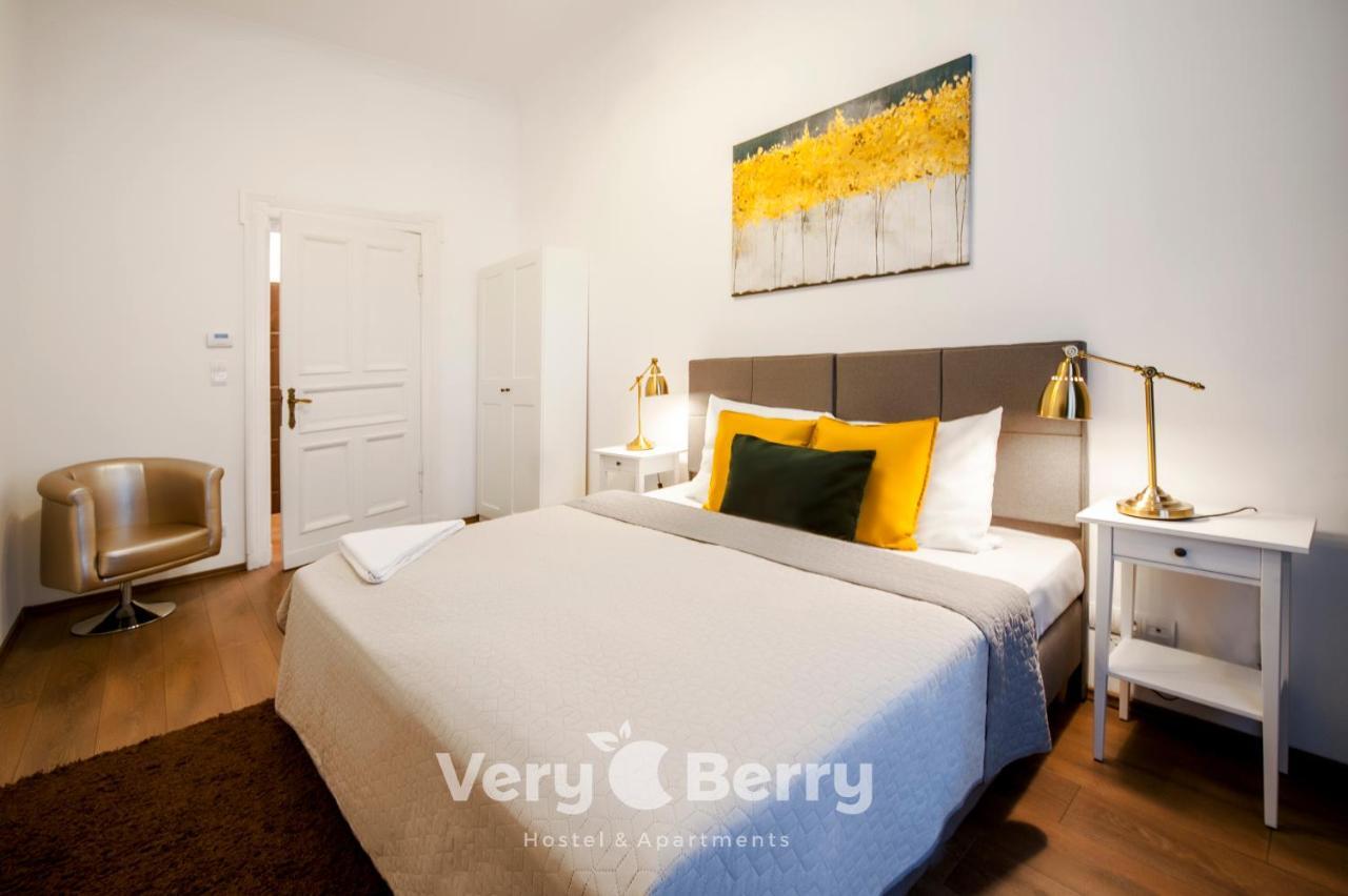Very Berry - Garbary 27 - Apartament Z Balkonem, Old City, Check In 24H Apartamento Poznan Exterior foto